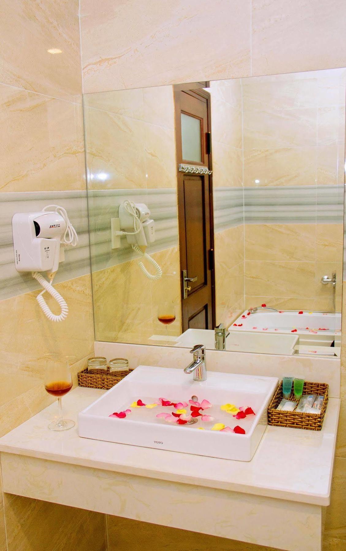 Sky Nha Trang Hotel ภายนอก รูปภาพ